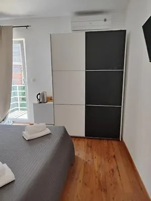 Adria 2 Gostinjska kuća *